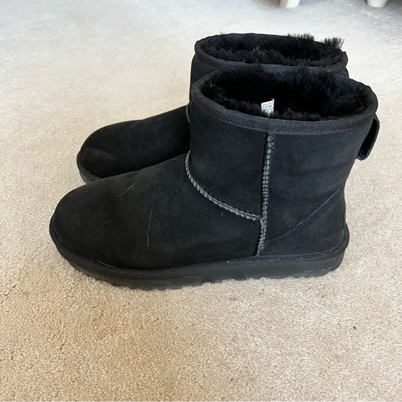 Ugg Classic Mini Boots Black Size 9 - Picture 2 of 6